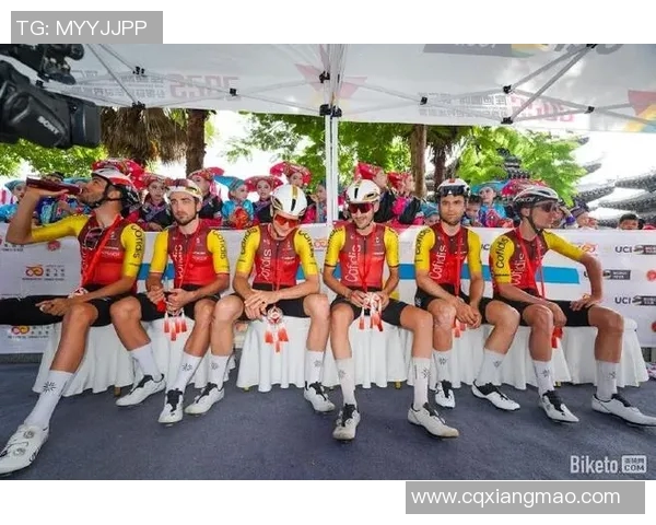 足球明星骑机车炫酷视频大揭秘快来看看他们的骑行风采与激情瞬间